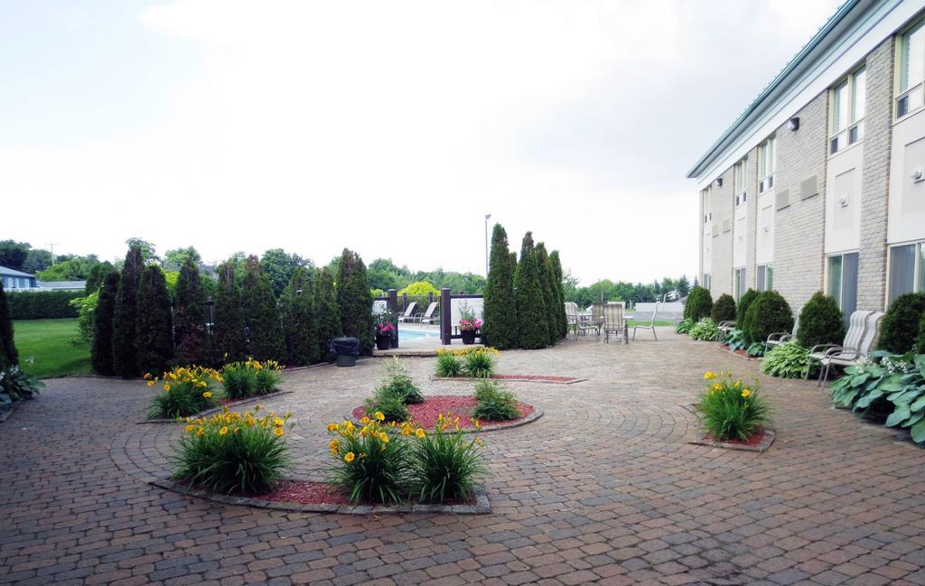 Days Inn By Wyndham Montmagny Exterior foto